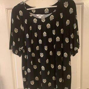 croft & barrow Black Short-Sleeve Tunic with Cream Medallion Print